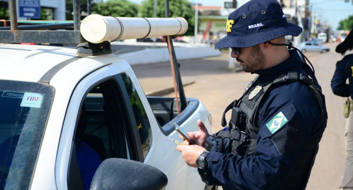 PRF registra mais de 4 mil infrações de motoristas sem habilitação