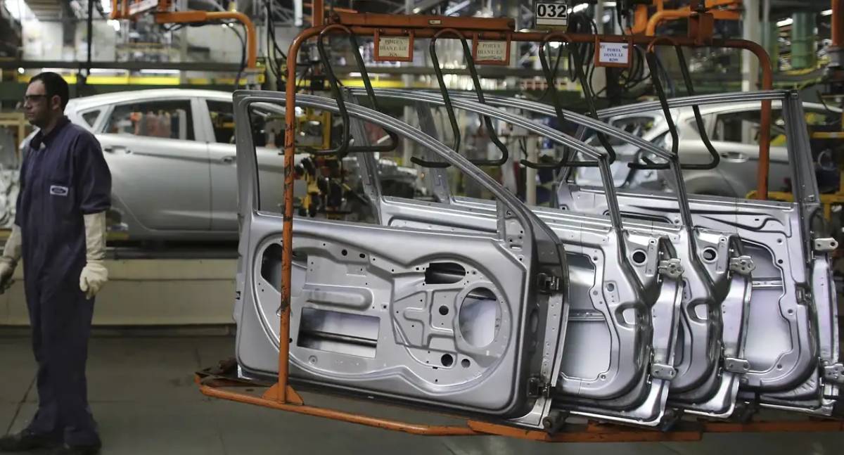 Produção com kits importados ameaça 69 mil empregos