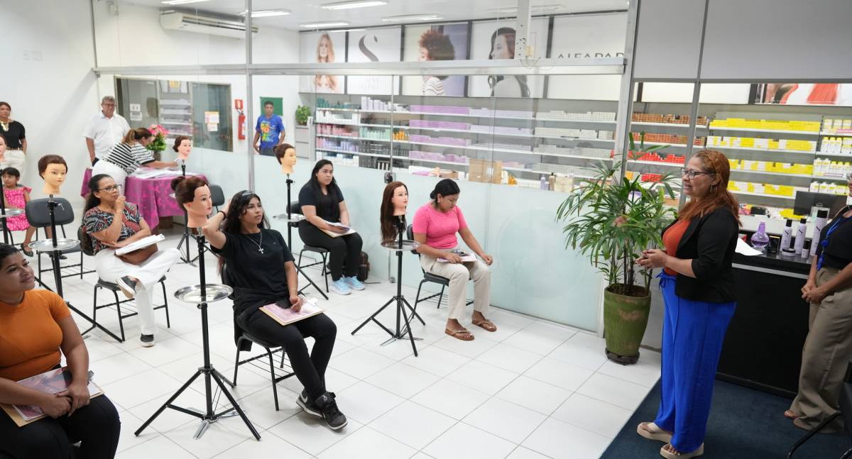 Qualificação profissional gera novas oportunidades no Pró-Moradia Leste I