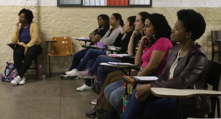 Rede de Cursinhos Populares abre inscrições para apoio financeiro do MEC