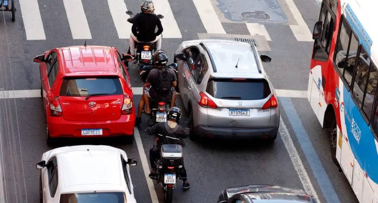 Regras para ciclomotores passam a valer nesta quinta
