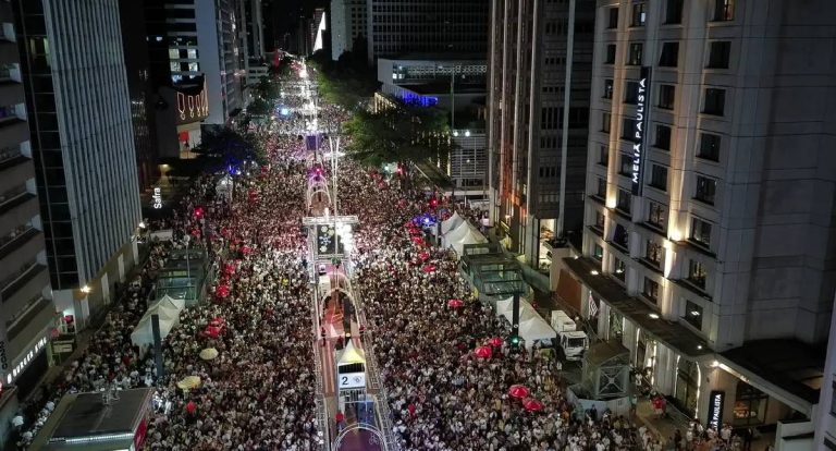 Réveillon na Paulista teve música e fogos silenciosos