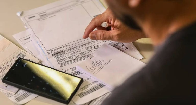 Salário mínimo de R$ 1.621 passa a valer nesta quinta-feira