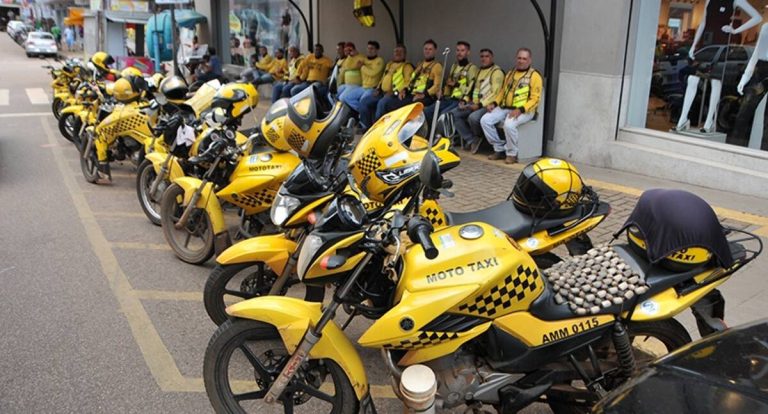 SEMTRAN orienta taxistas e mototaxistas sobre cursos em 2026