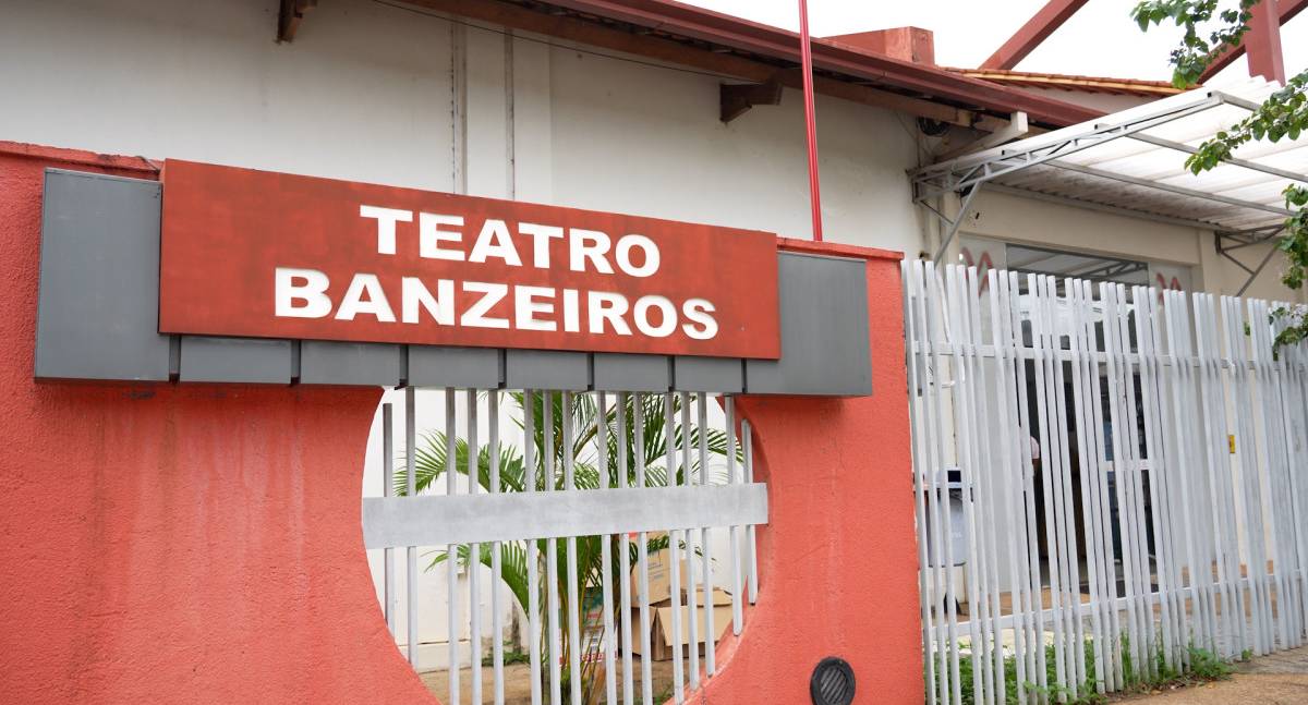 Teatro Banzeiros passa por manutenção para garantir melhores espetáculos