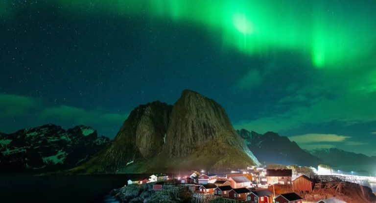 Tempestade solar atinge a Terra e provoca auroras boreais na Europa