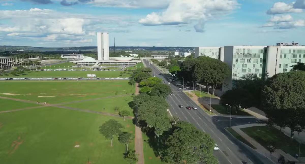 Tesouro projeta rombo nas contas até 2027 e defende novas medidas de arrecadação