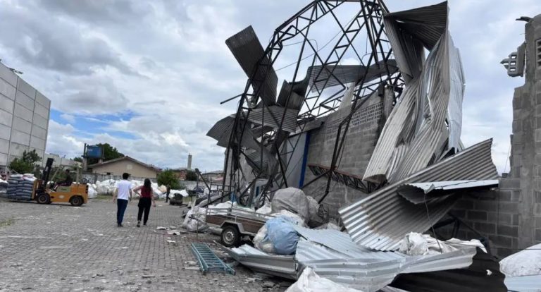 Tornado com ventos de 180 km/h atinge cidade no Paraná