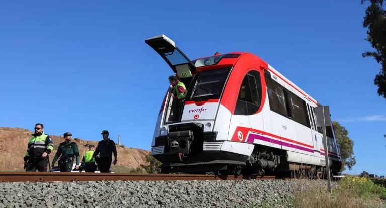 Trem colide com guindaste e marca quarto acidente ferroviário na Espanha