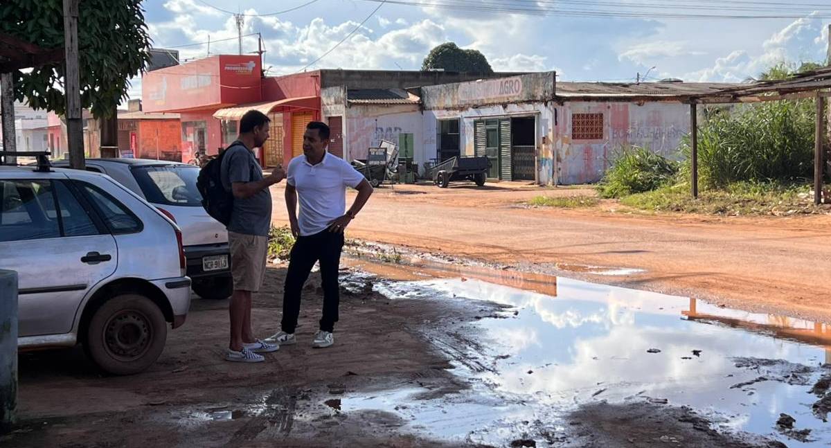 Vereador Dr. Gilber cobra recuperação de ruas no bairro Jardim Santana