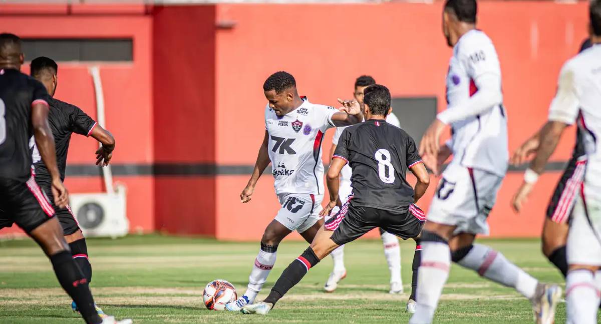 Vitória e Atlético-BA empatam sem gols na abertura do Baianão