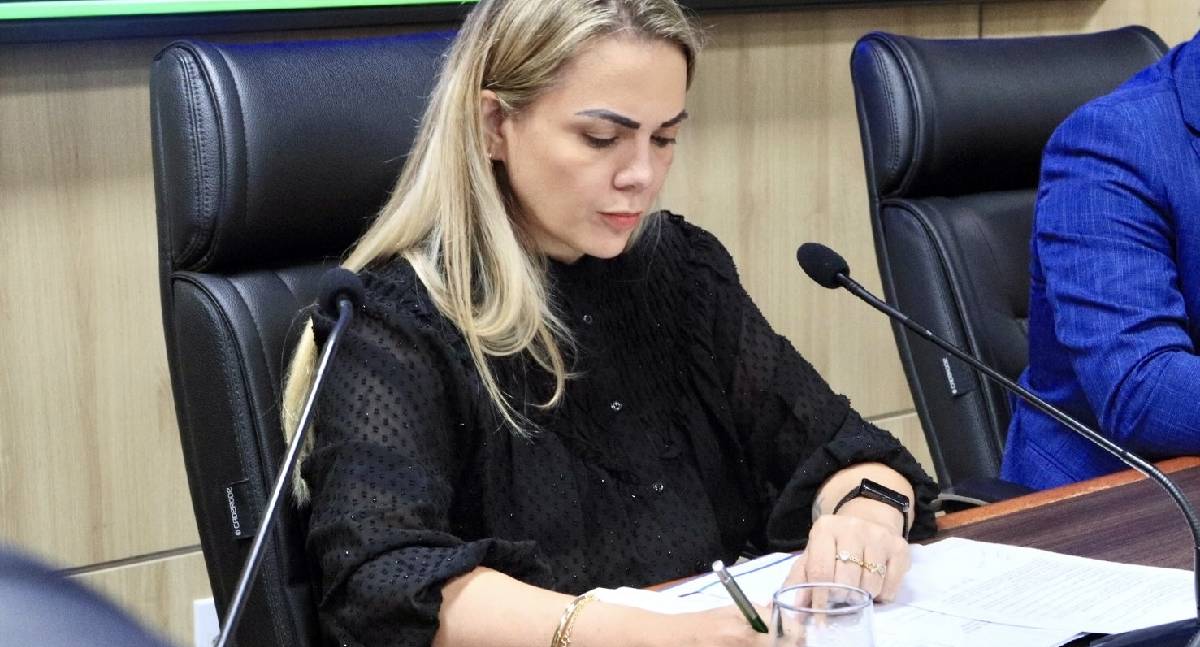 Cláudia de Jesus propõe isenção de ICMS e IPVA para pessoas com fibromialgia