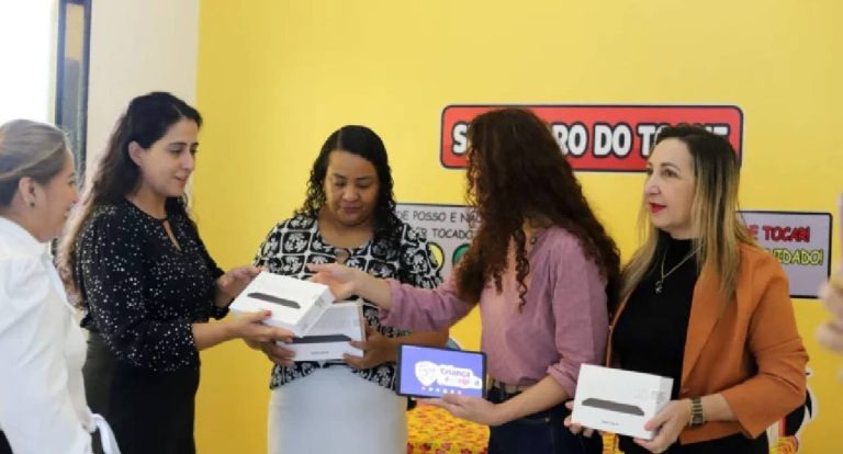 Conselheiros tutelares: tablets reforçam atuação
