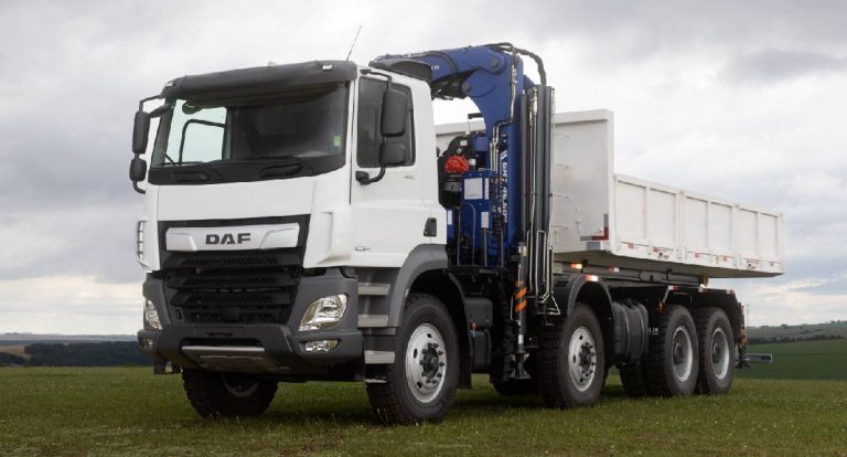 DAF CF Mineração 8x4 ganha adaptação para extração de ouro