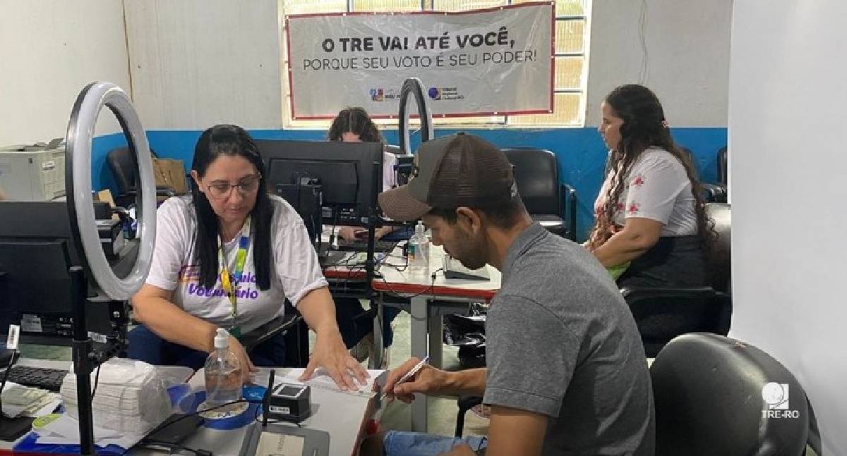 Justiça Eleitoral leva serviços a Três Coqueiros