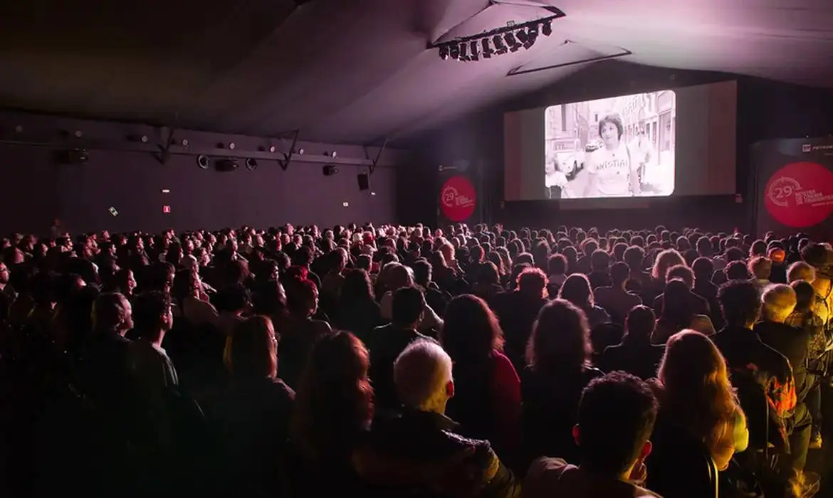 Mostra de Cinema de Tiradentes encerra 29ª edição com vitória de Anistia 79