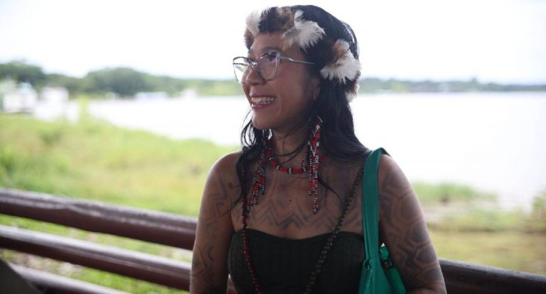 Mulher indígena é princesa da Corte do Rei Momo: representatividade histórica