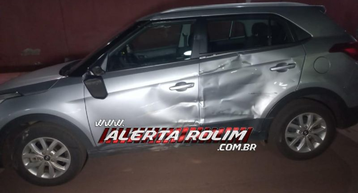 Segundo acidente do dia envolve carro e moto no centro de Rolim de Moura