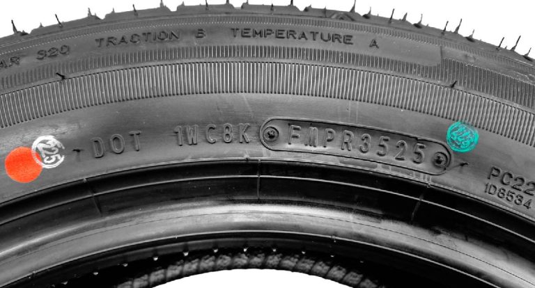 Códigos e etiquetas nos pneus revelam dados essenciais para motoristas