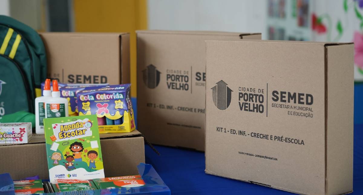Kits e uniformes escolares: entregas em PVH