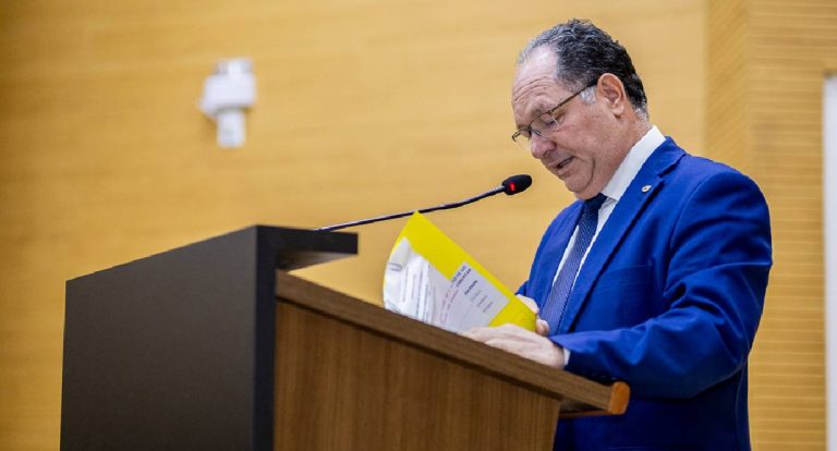 Pedro Fernandes celebra aprovação de lei que garante permanência de famílias no Soldado da Borracha