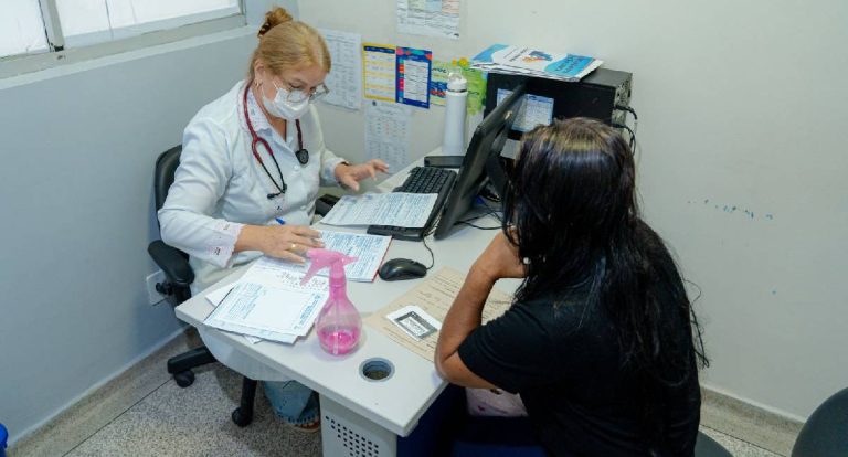 Prefeitura convoca saúde: 160 reforçam rede