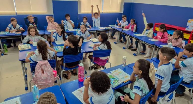 Prefeitura de Jaru entrega kits escolares a mais de 5.500 alunos da rede municipal