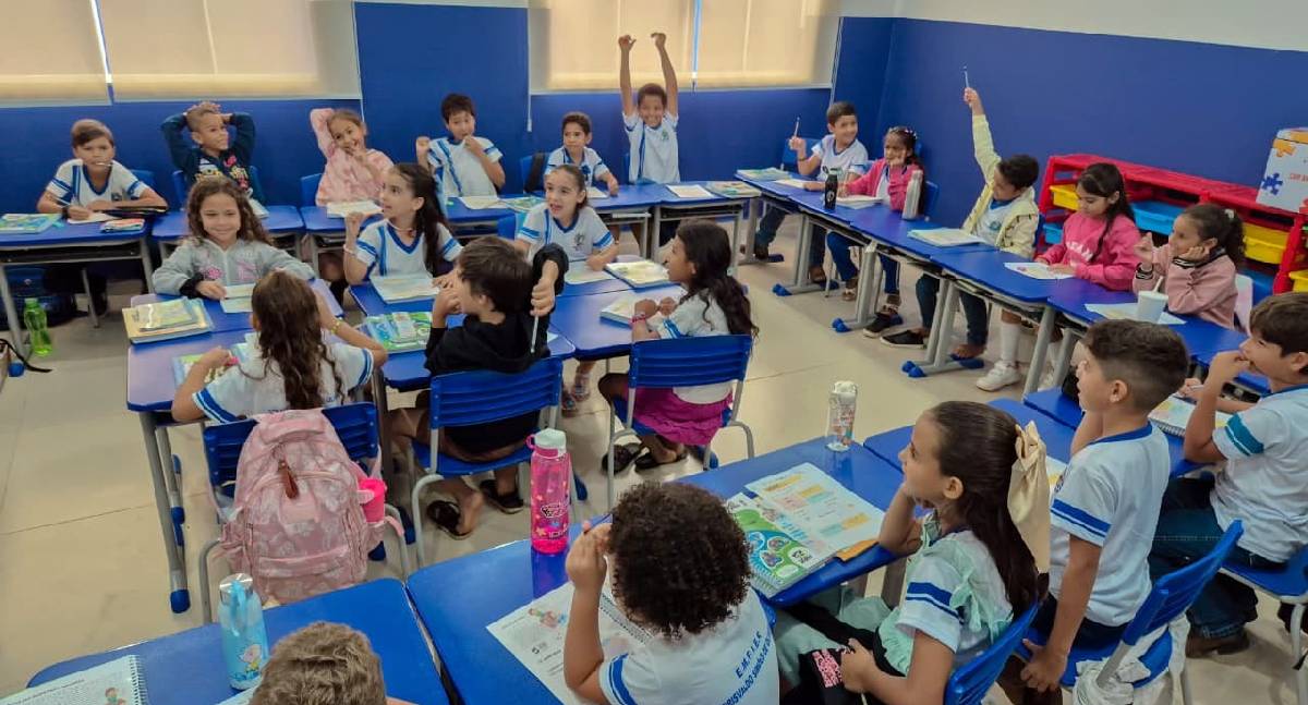 Prefeitura de Jaru entrega kits escolares a mais de 5.500 alunos da rede municipal