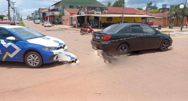 Acidente entre carro e motocicleta deixa mulher ferida em Rolim de Moura