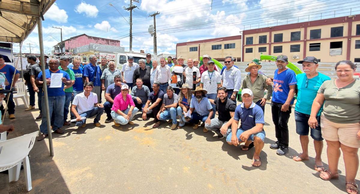 Agricultura familiar em Buritis recebe equipamentos de Coronel Chrisóstomo e Valtair Fritz