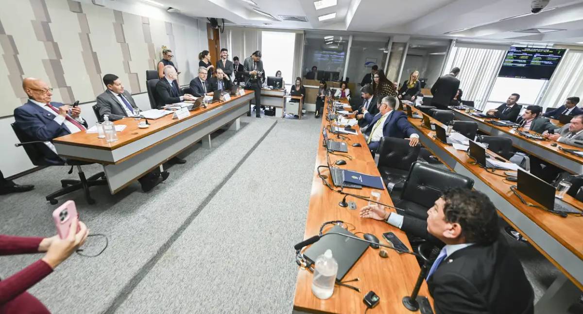 André Mendonça desobriga irmãos de Toffoli de depor em CPI no Senado