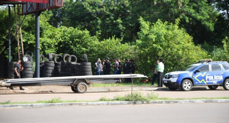 Área de preservação invadida por borracharia é recuperada pela Prefeitura