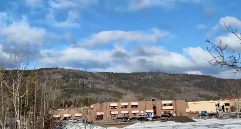 Ataque a tiros em escola no Canadá deixa 10 mortos