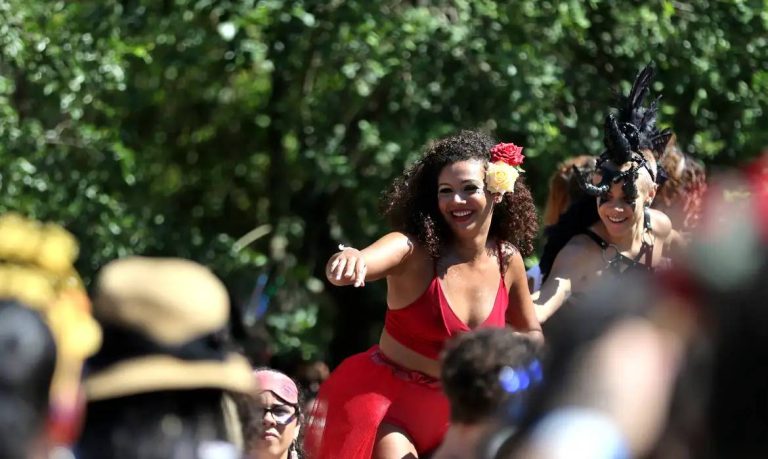 PM de São Paulo terá atendimento especial a mulheres durante o Carnaval