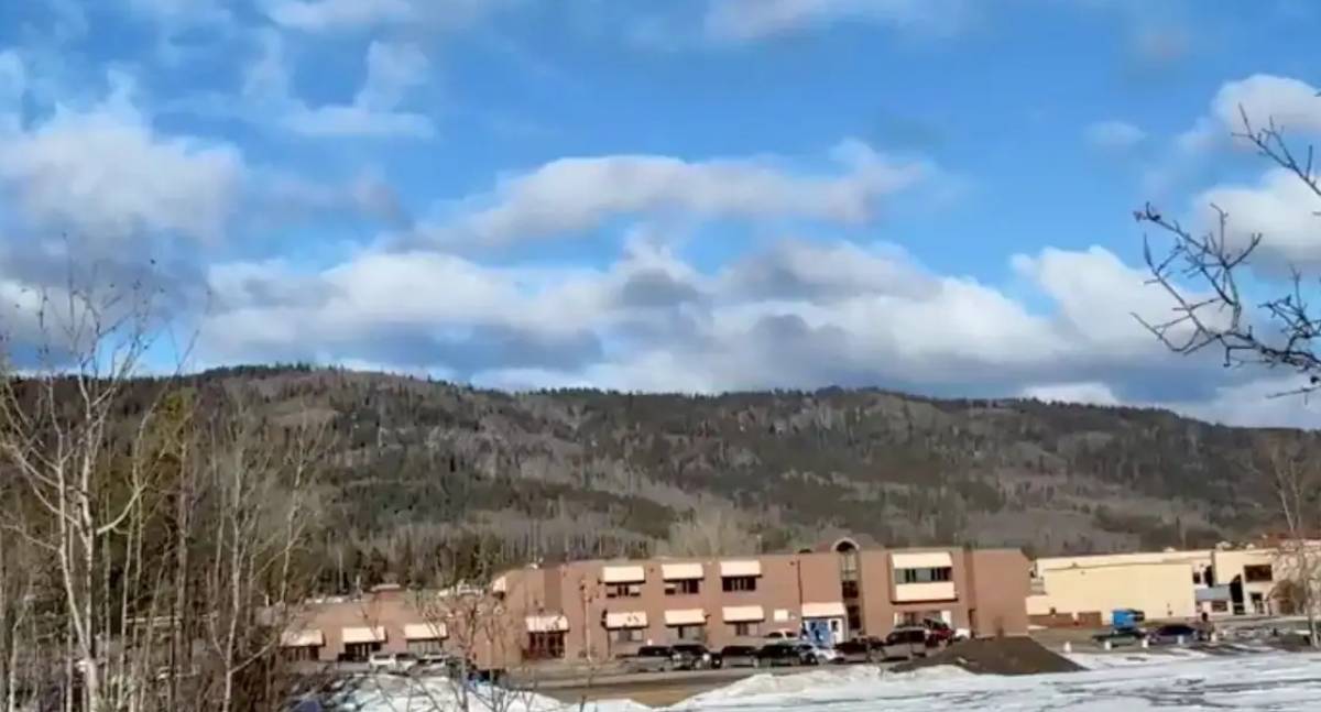 Atiradora de 18 anos mata nove em escola no Canadá