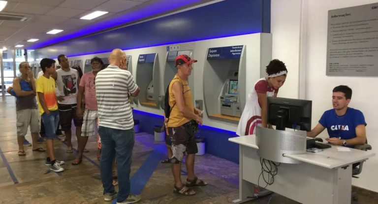 Bancos terão expediente reduzido no carnaval, Pix funciona normalmente