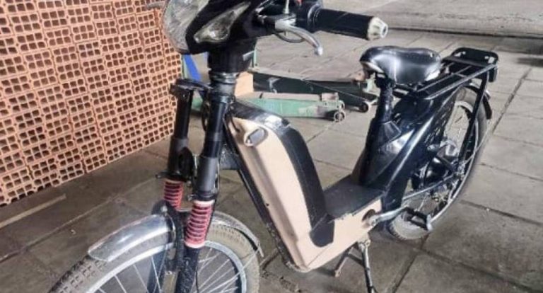 Bicicleta elétrica de cozinheira é danificada e furtada em RO