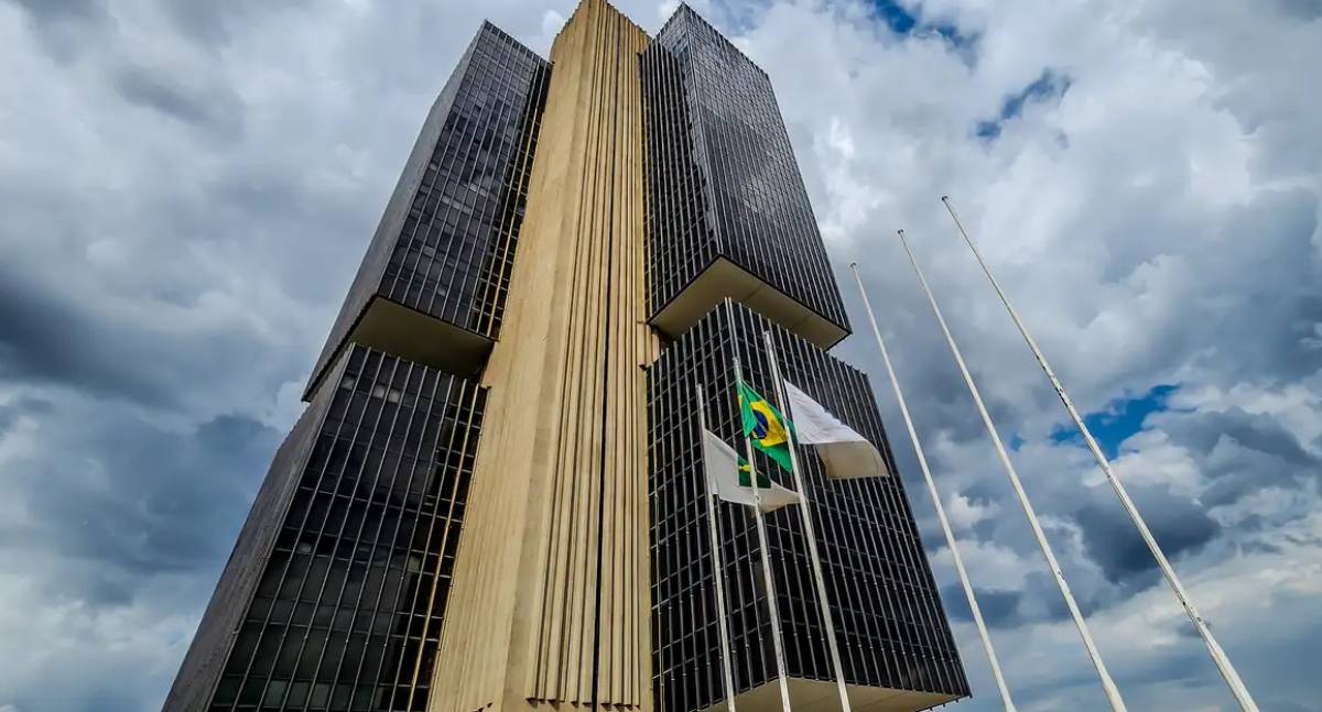 Brasil registra queda no déficit das contas externas em janeiro