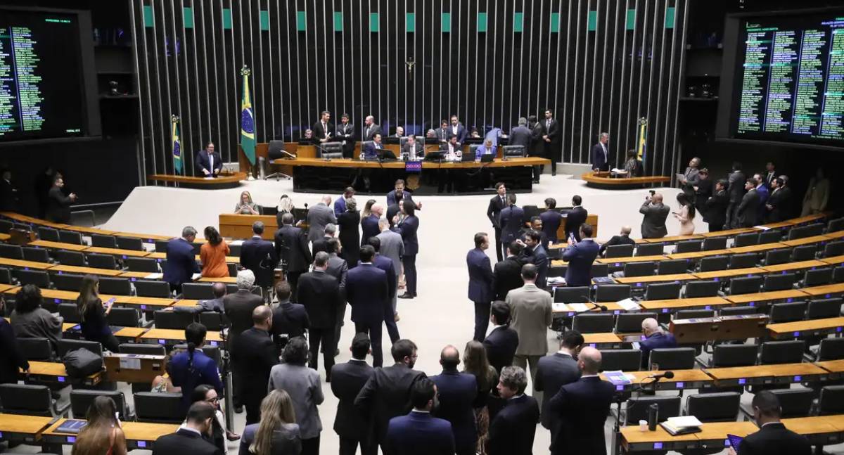 Câmara dá aval à criação da Universidade Federal do Esporte; texto segue para o Senado