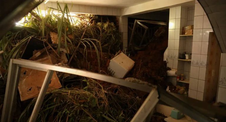 Chuvas na Zona da Mata elevam total de vítimas para 64 mortos