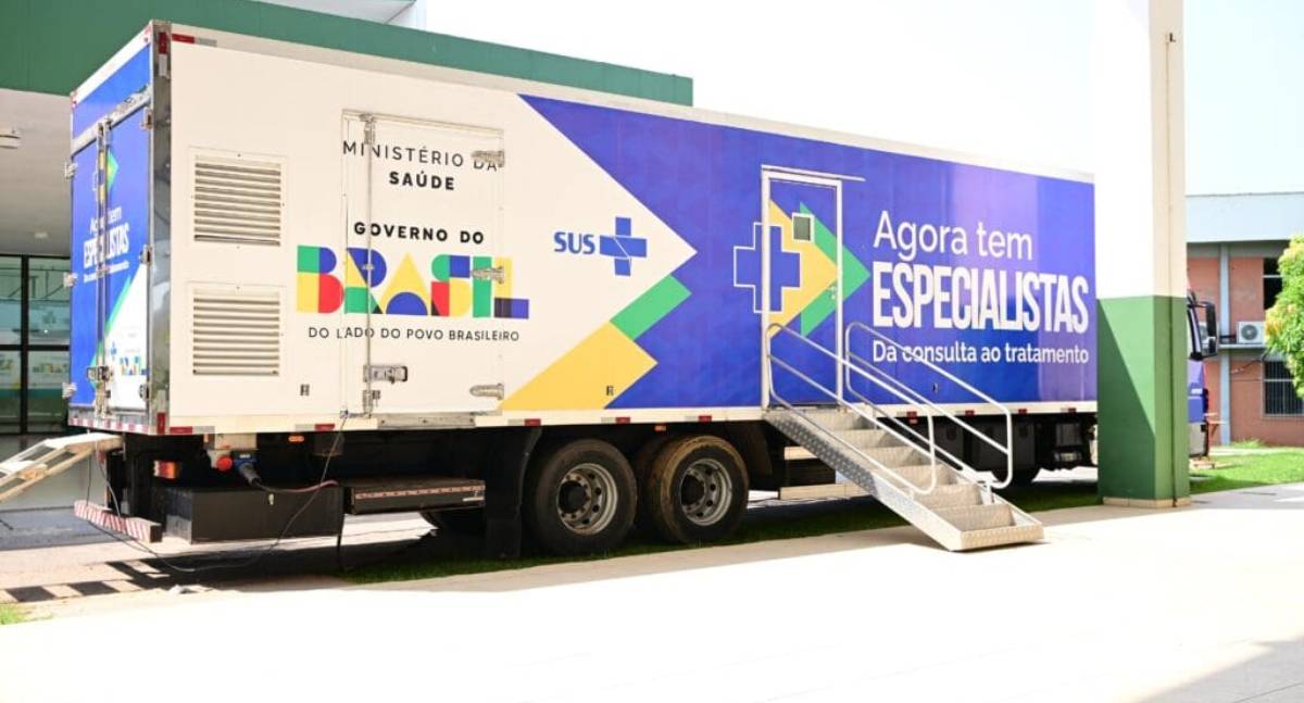 Cláudia de Jesus articula inclusão de municípios no programa Agora Tem Especialistas