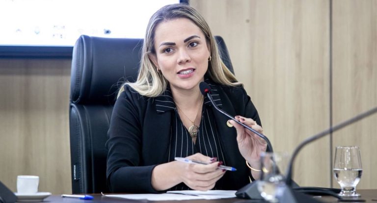 Cláudia de Jesus pede investimentos em equipamentos de saúde para CDI de Cacoal