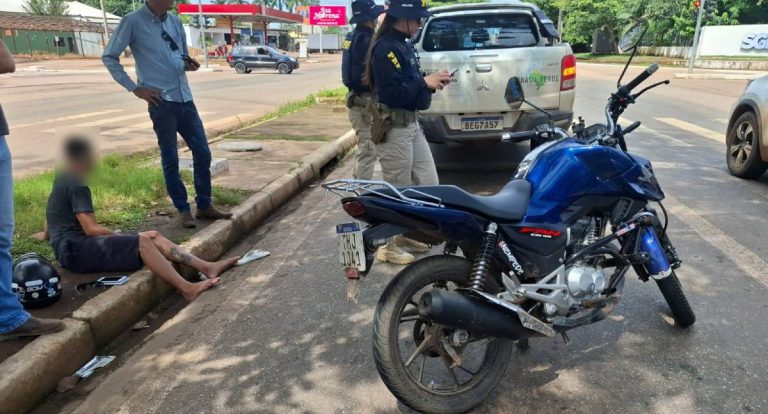 Colisão entre caminhonete e motocicleta deixa motociclista ferido em Porto Velho