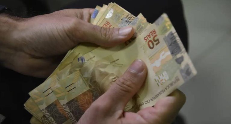 Consulta ao abono salarial começa nesta quinta-feira