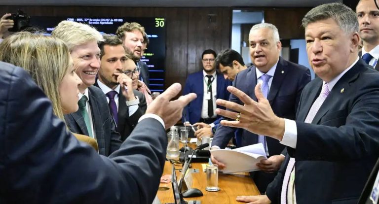 CPMI do INSS aprova quebra de sigilo de Lulinha e convoca André Moura