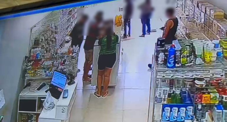 Criminosos assaltam loja de produtos naturais na zona sul