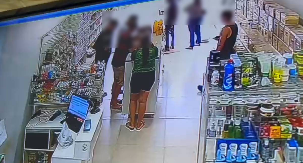 Criminosos assaltam loja de produtos naturais na zona sul