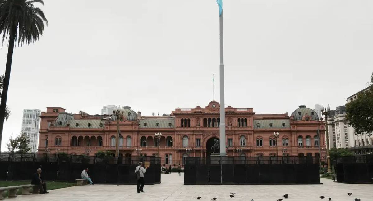 Especialista critica reforma trabalhista de Milei e alerta para proibição de greves