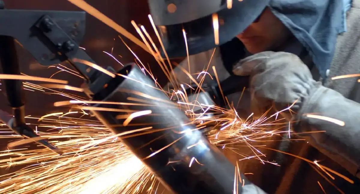 Faturamento da indústria fica estagnado em 2025, diz CNI