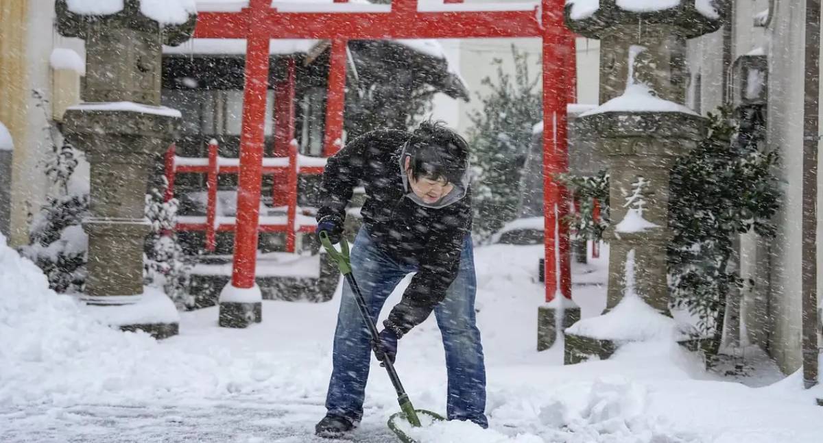 Fortes nevascas no Japão causam a morte de 30 pessoas